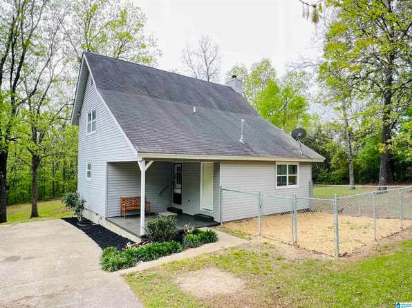 1018 Crestview Dr, Anniston, AL 36206