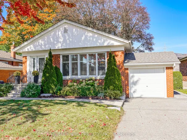 18 Nashland Ave, Toronto, ON M9B 2V4