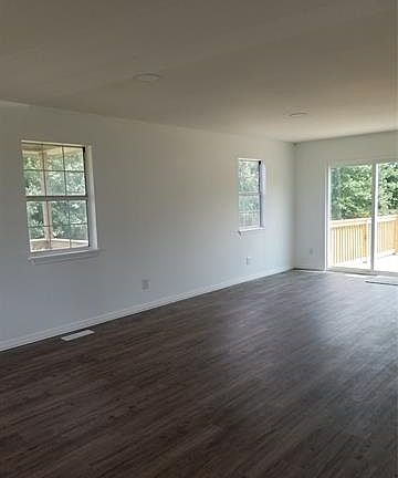 5th image of 26024 E 14th St