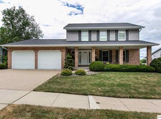 735 Brookview Sq, Dubuque, IA 52003