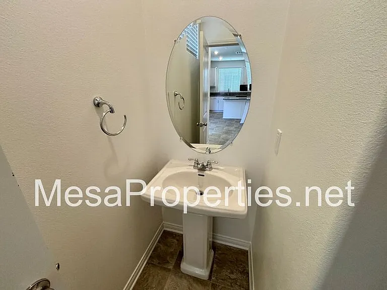 1221 Yeager Ave — Photo 6