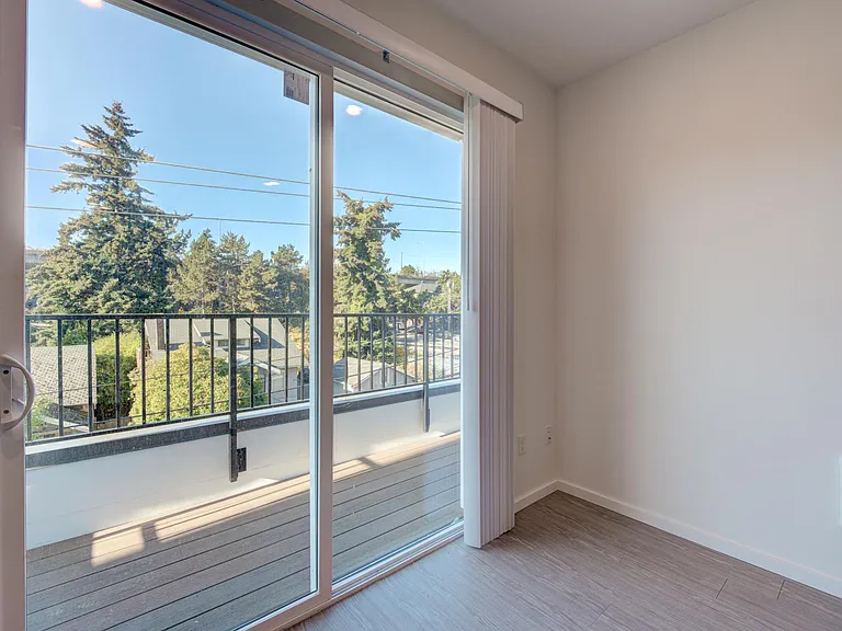 Viola Apartments — Photo 33