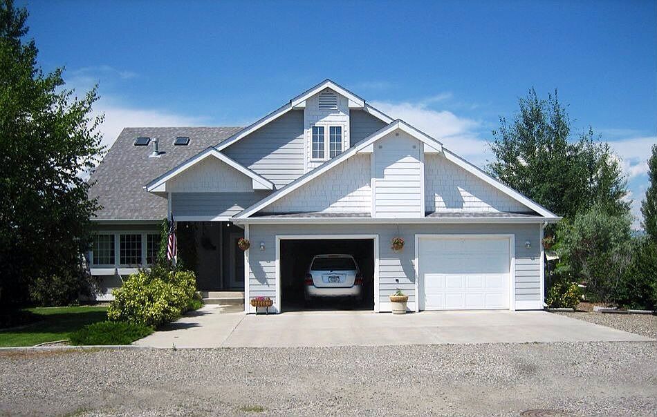Beautiful upgraded home