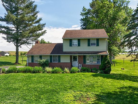 4th image of 1106 Village Rd