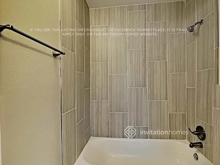 738 Brighton Ln — Photo 16