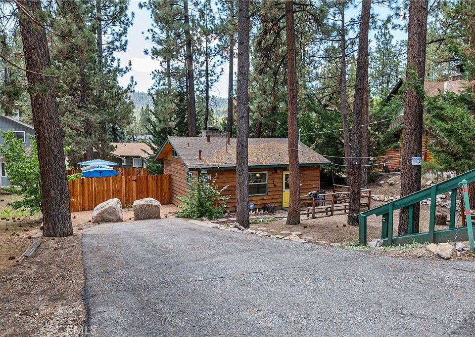 1st image of 42955 Encino Rd