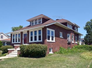 215 S Main St, Mount Prospect, IL 60056