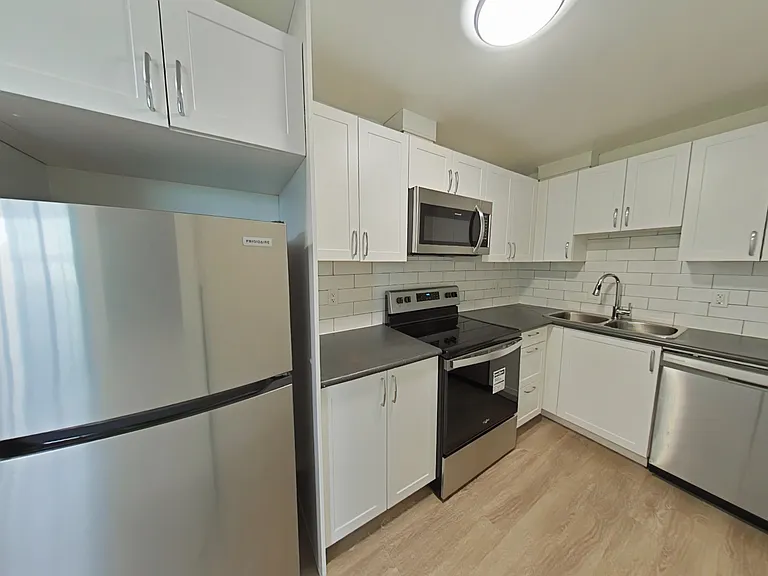 205 Morningside Ave — Photo 4