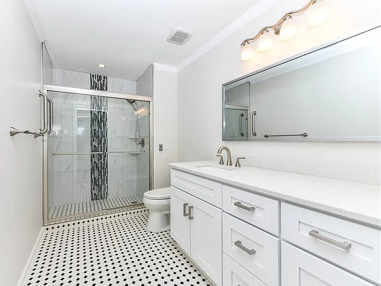 300 Johnson Ferry Rd #A210 — Photo 14