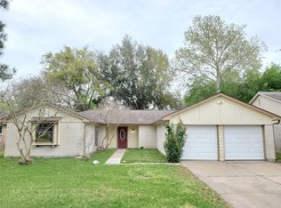 17331 Heritage Bay Dr, Webster, TX 77598