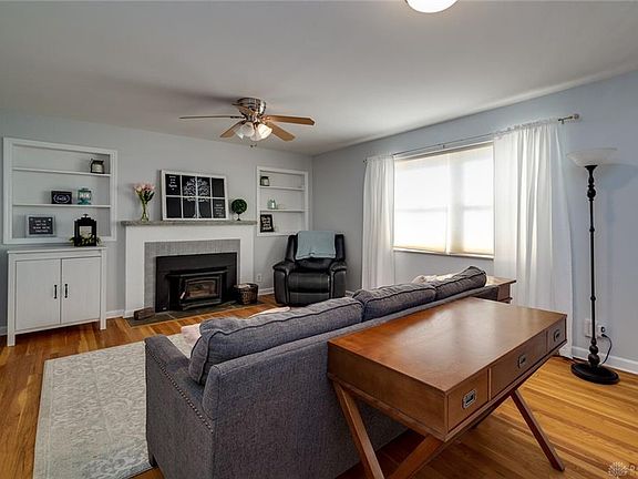 5th image of 105 Lakeview Dr