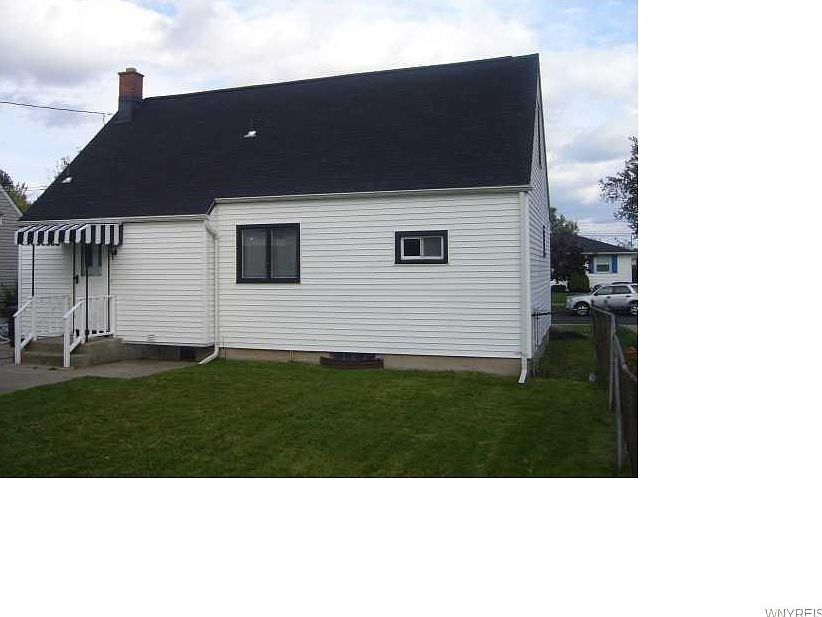 2nd image of 334 McNaughton Ave
