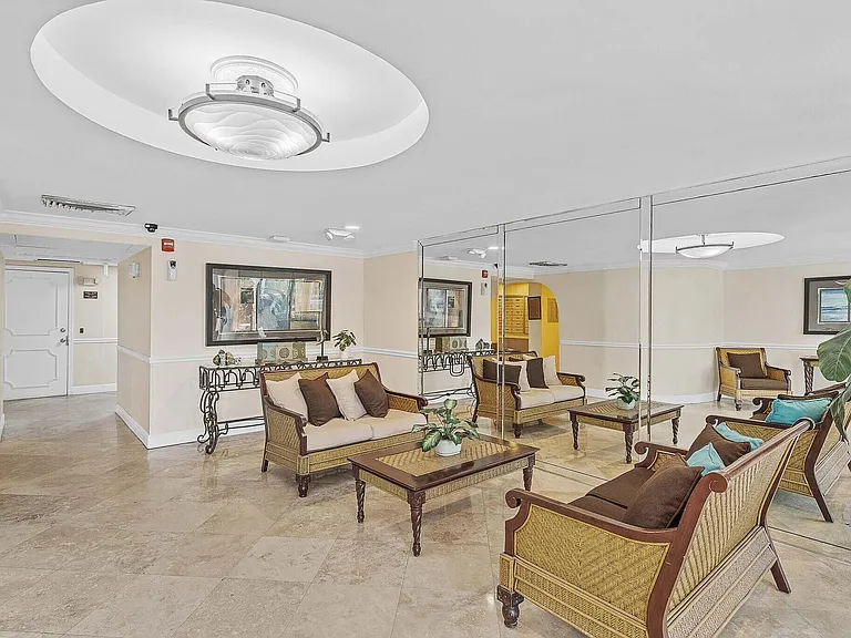 1111 S Ocean Blvd #414 — Photo 42