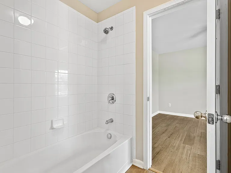 606 Lofty Ln SW — Photo 3
