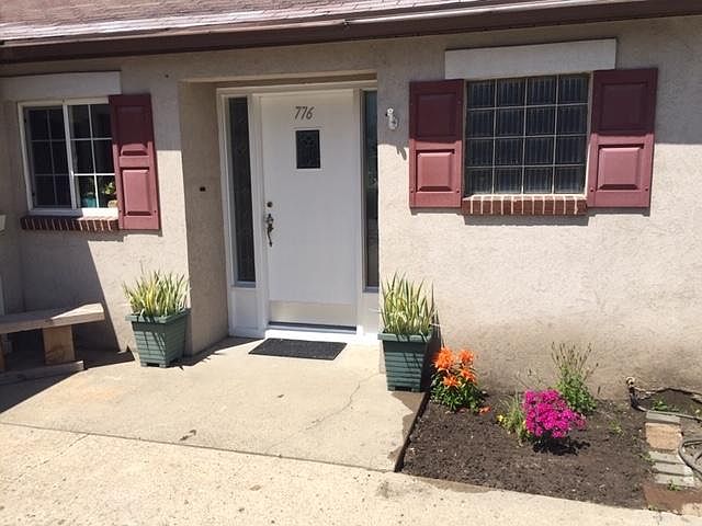 1st image of 776 E Vine St