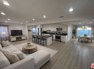 10745 Saticoy St, Sun Valley, CA 91352