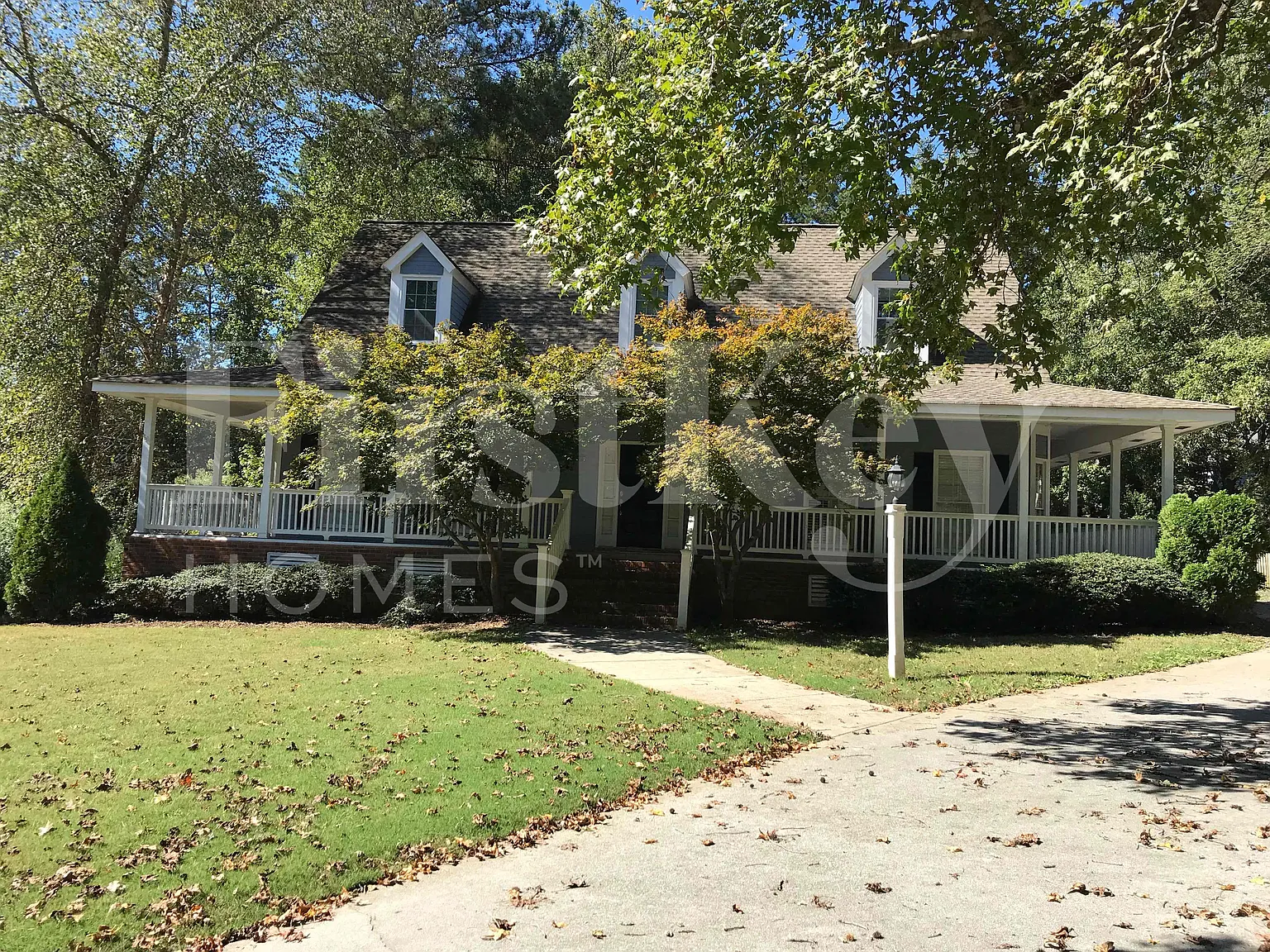 3 bed, 2.5 bath, 2804 sqft, $2,370 — Photo 1