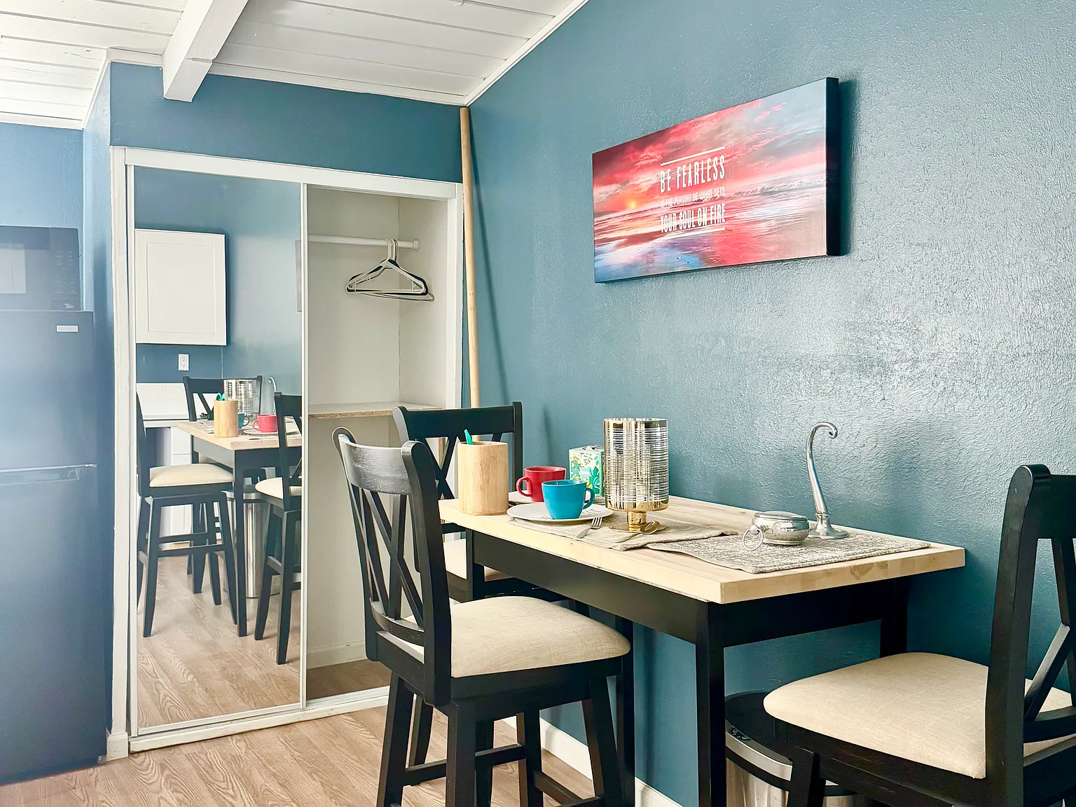 Studio, 700 sqft, $1,150 — Photo 4