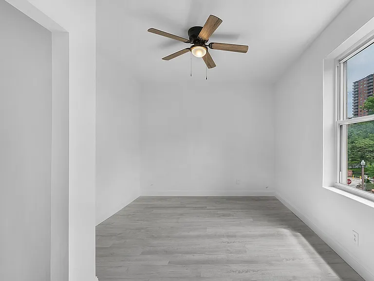 Lyndon Apartment — Photo 30