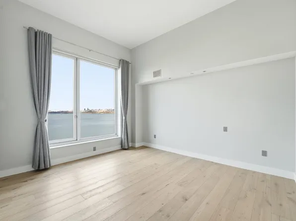 1000 Avenue At Port Imperial image 38 of 38