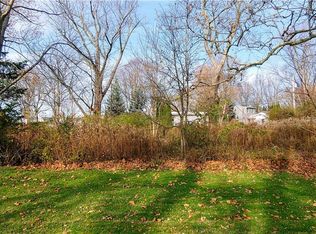 Earl Ave, Madison, OH 44057