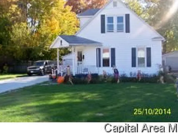 430 W State St, Waverly, IL 62692