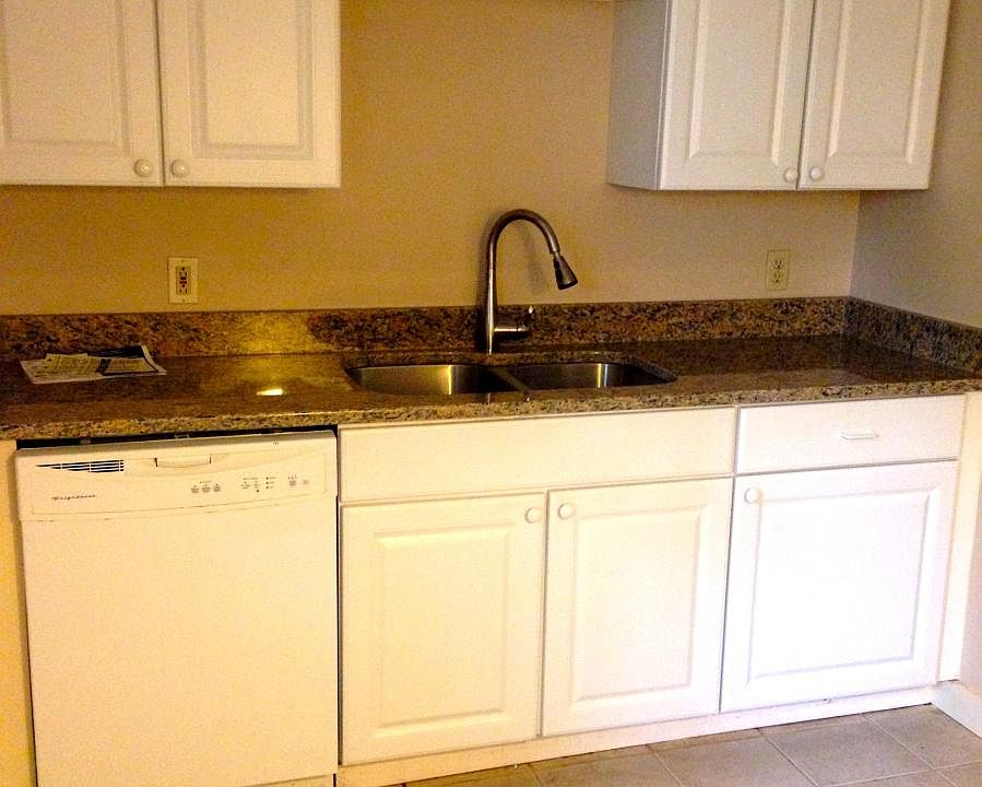 Kitchen - Granite Countertops