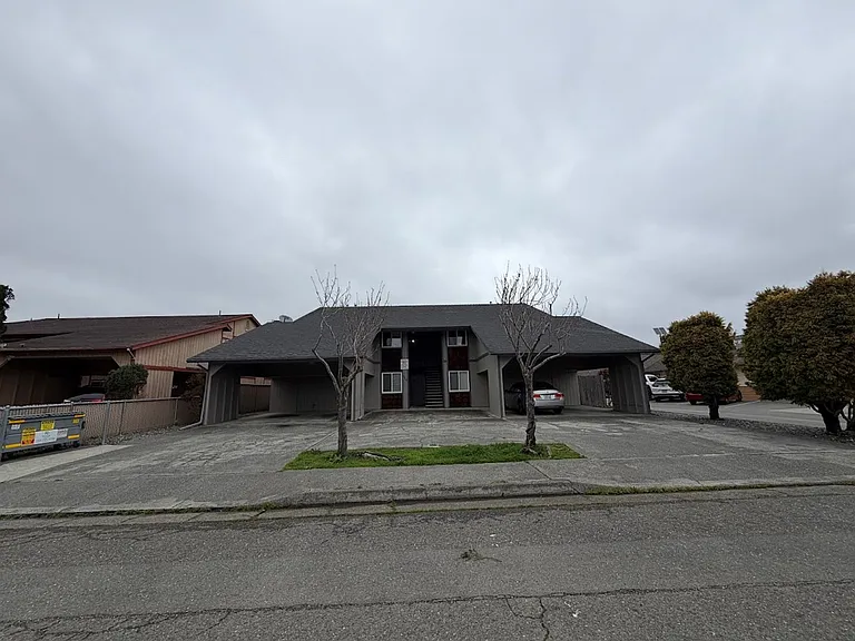 1016 Loni Dr — Photo 35