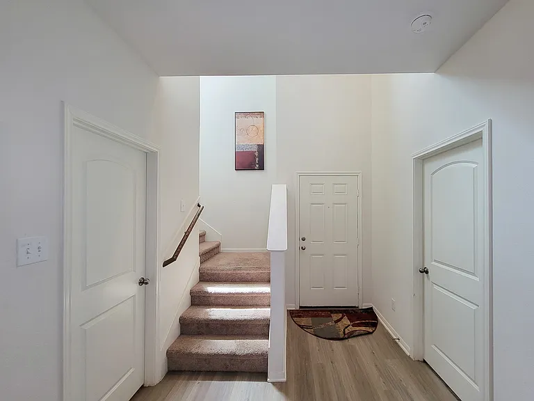 10793 Castle Rock Dr — Photo 4