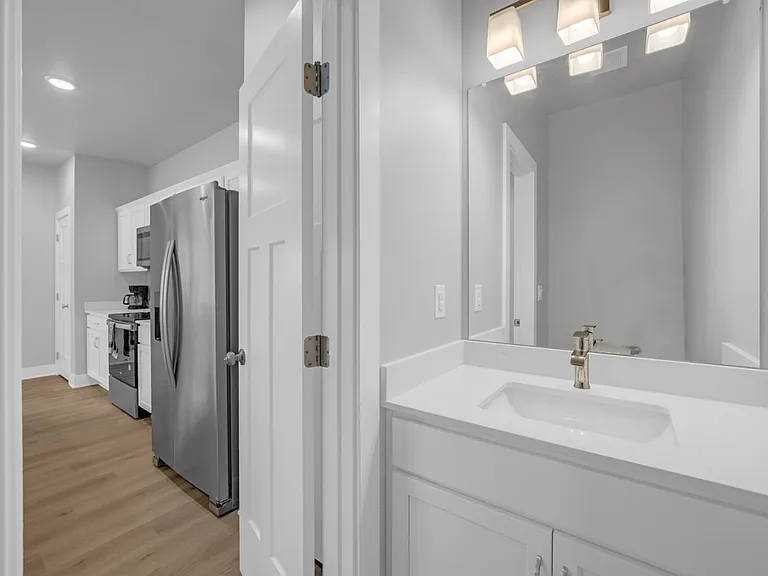690 SE Booth Ave — Photo 11