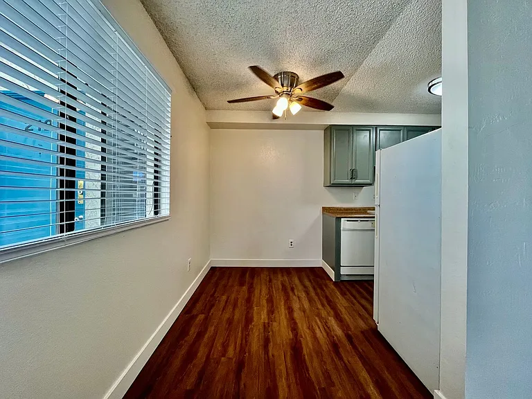 1505 Alvarado St — Photo 4