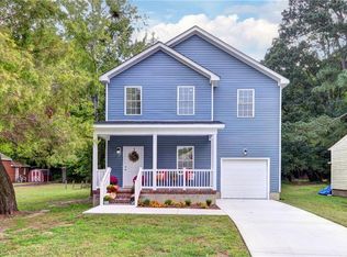300 East St, Smithfield, VA 23430