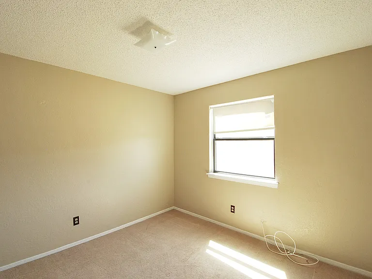 216 Cutlass Dr #B — Photo 15