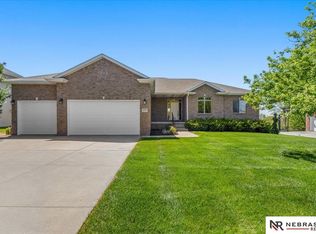 2525 Ridgeline Ct, Lincoln, NE 68516
