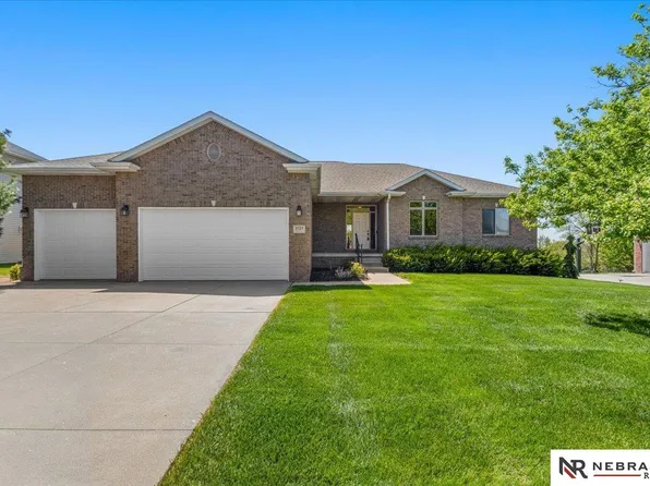 2525 Ridgeline Ct, Lincoln, NE 68516