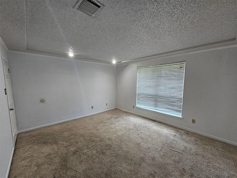 2715 Ashington Dr — Photo 32