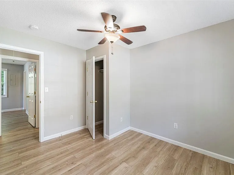 108 Lakeview Dr — Photo 7