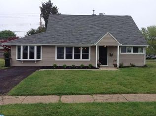 2 Hearth Rd, Levittown, PA 19056