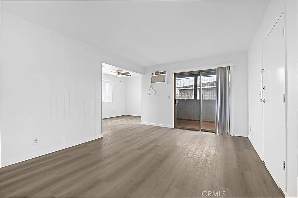 Building Photo - 2030 E Wilshire Ave #D