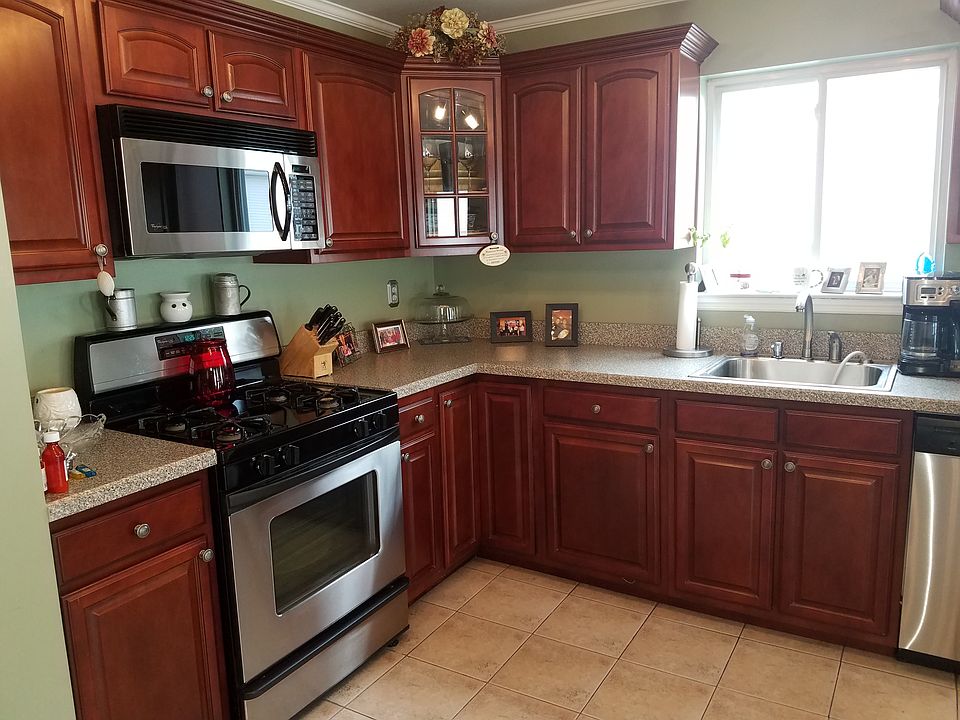 1st image of 31 Jumel St