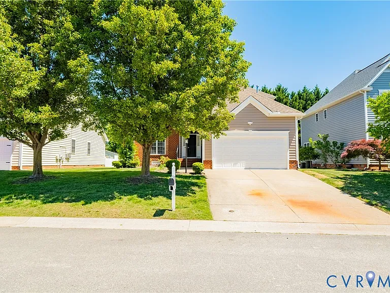 9721 Pemberton Crossing Dr — Photo 3