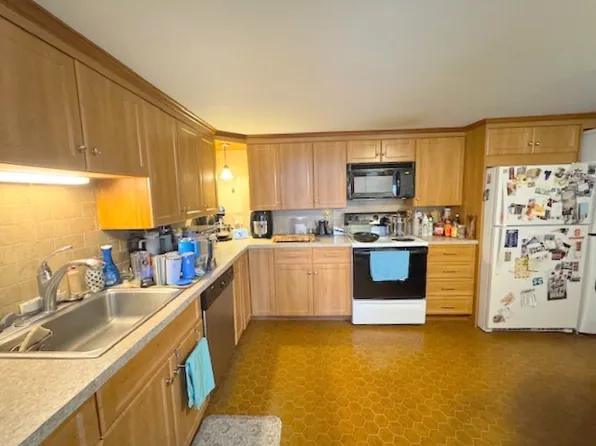 9 Cottage Ct #F, Newton, MA 02458