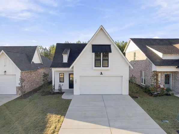 362 Shiloh Creek Dr, Calera, AL 35040