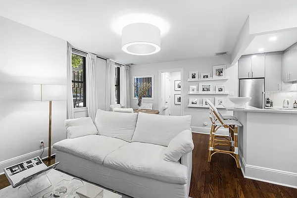 Rented by CitySites Real Estate Group | media 11