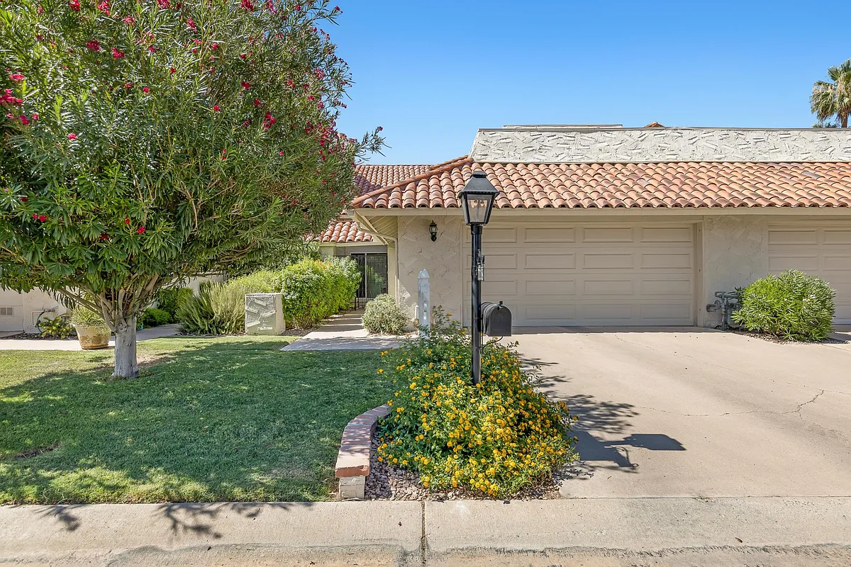 Building Photo - 7118 E Buena Terra Way