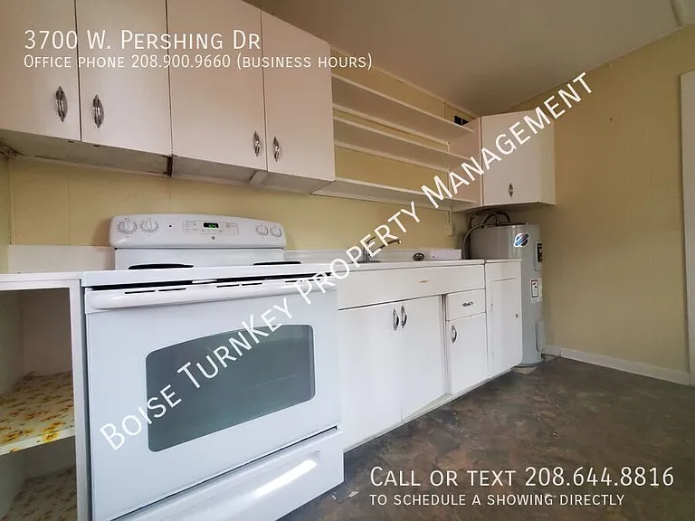 3700 W Pershing Dr — Photo 4