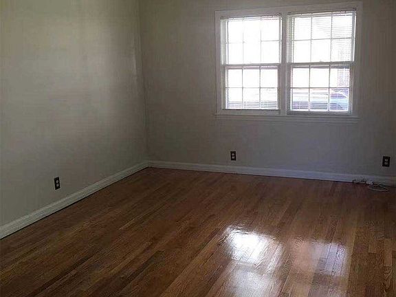 5th image of 152 Lawrence St