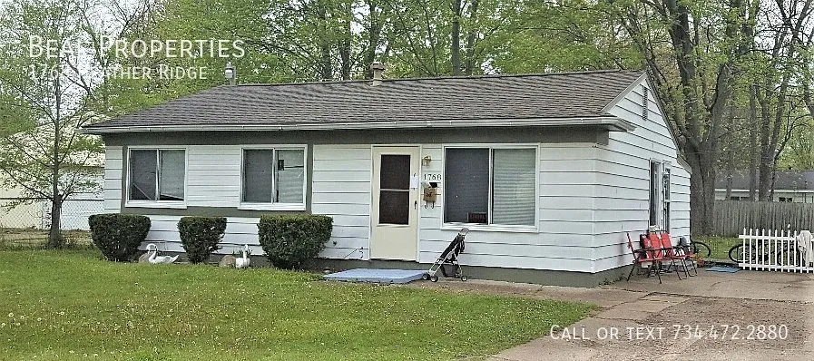 3 bed, $1,700 — Photo 1