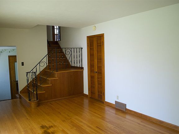4th image of 2005 Belmont Blvd