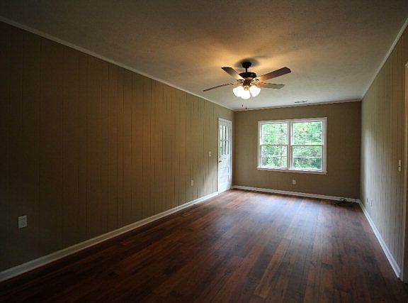 3rd image of 906 30th St